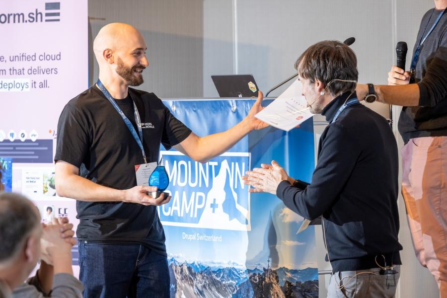 Runner-Up 2025 in der Kategorie National Businesses
đ· patrickitten.ch PreisĂŒbergabe Splash Awards 2025