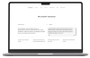 Laptop in Frontalansicht mit geöffneter ChatGPT-Oberfläche, die eine Übersetzung vom Deutschen ins Spanische zeigt.